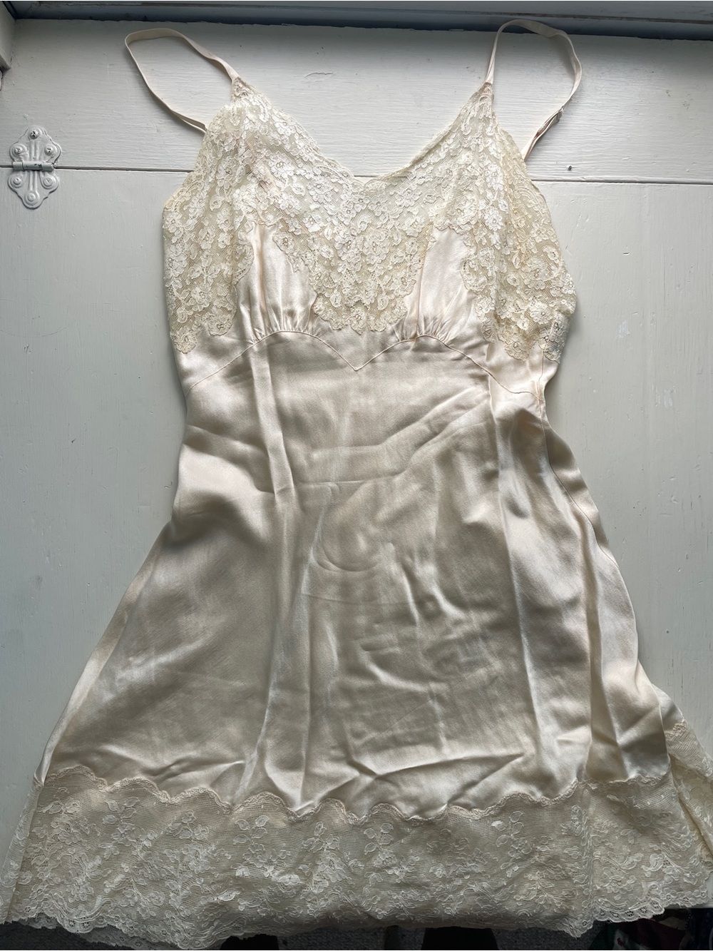 Vintage 1940s–1950s Heavenly Pure Silk Ivory Lace Slip / Chemise Fischer